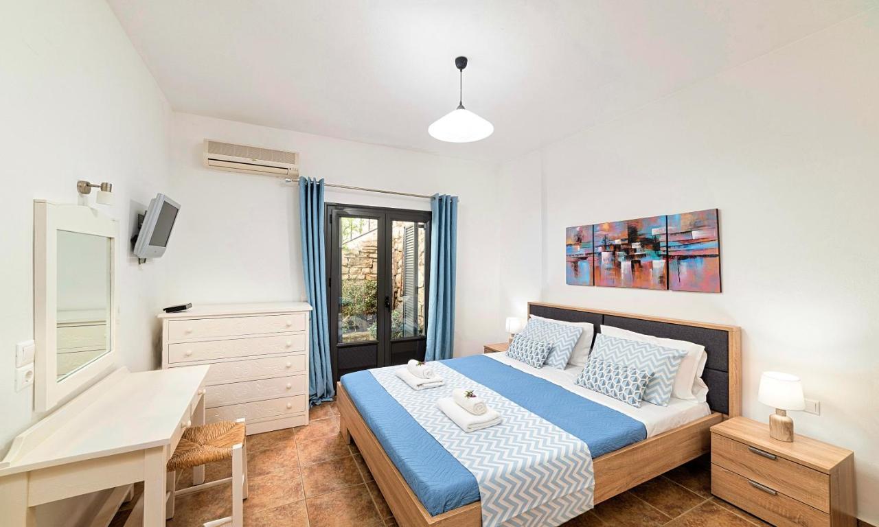 Du Lac Villas Kournas ภายนอก รูปภาพ