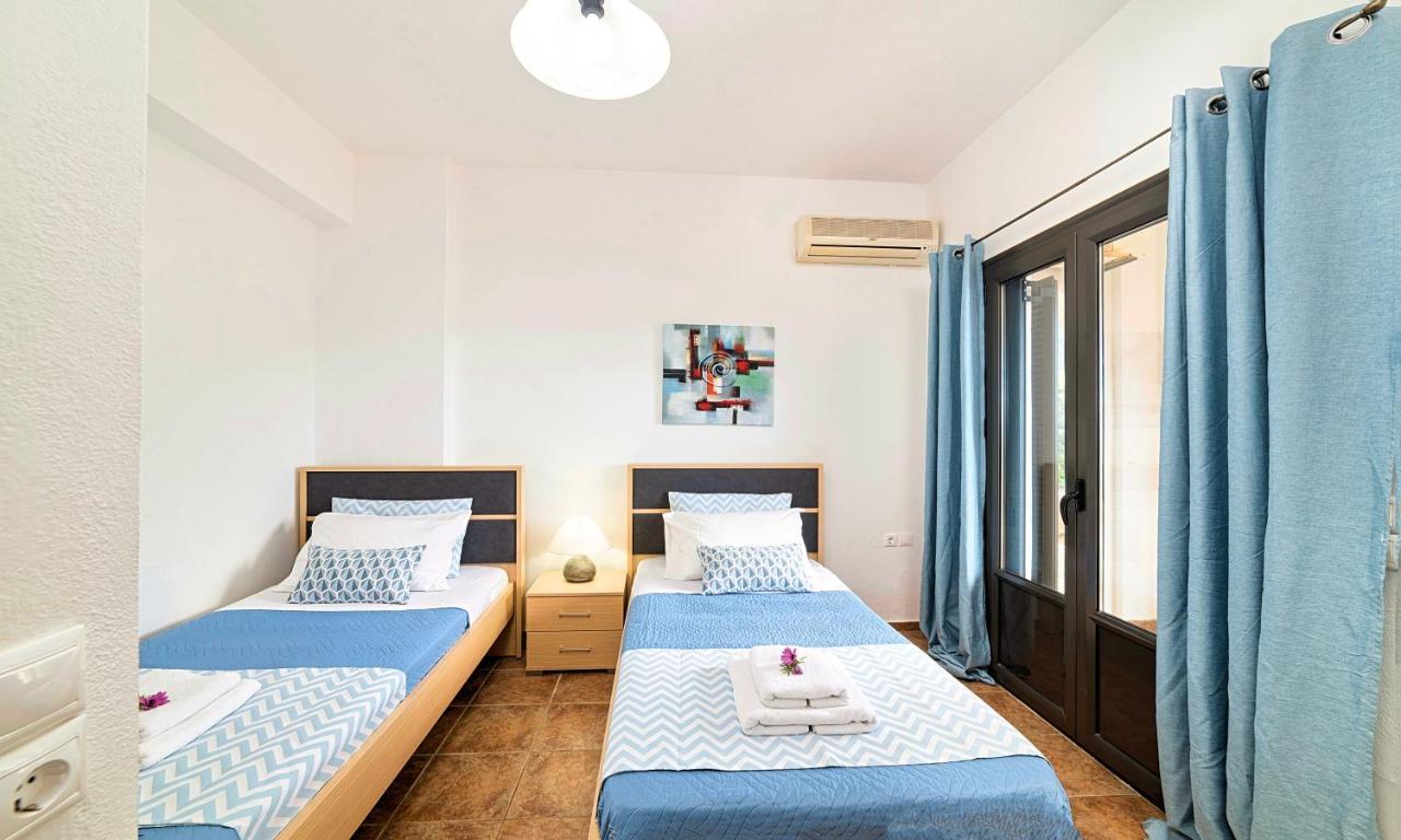 Du Lac Villas Kournas ภายนอก รูปภาพ